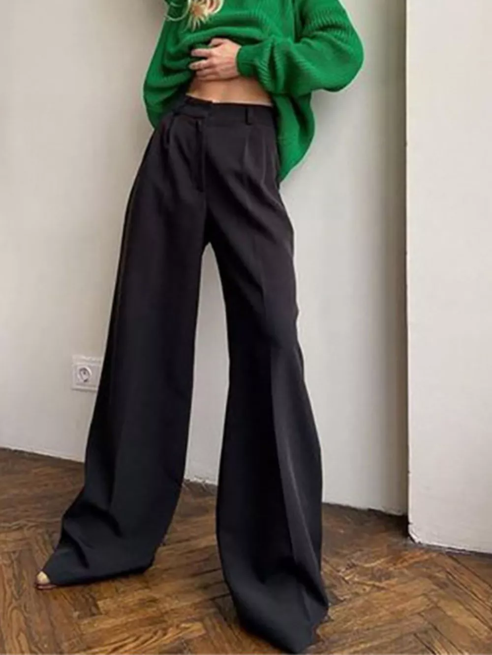 Wide Leg Pleated Pants