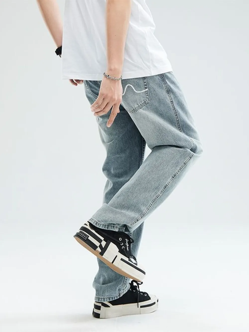 Men's Relaxed Fit Jeans, image 4