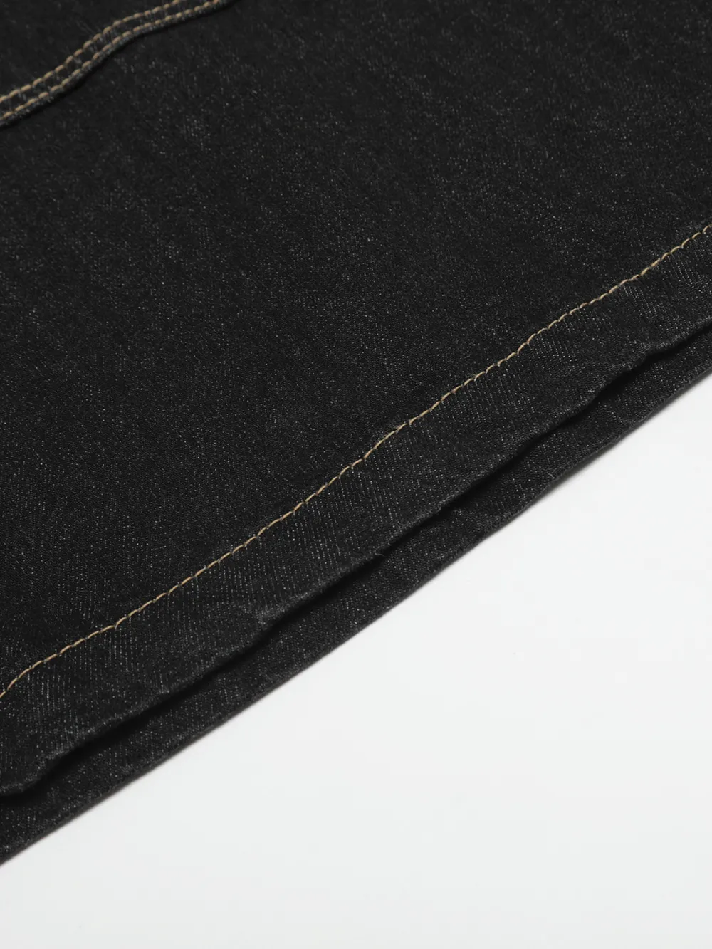 Men's Wide-Leg Denim Shorts with Contrast Stitching, image 7