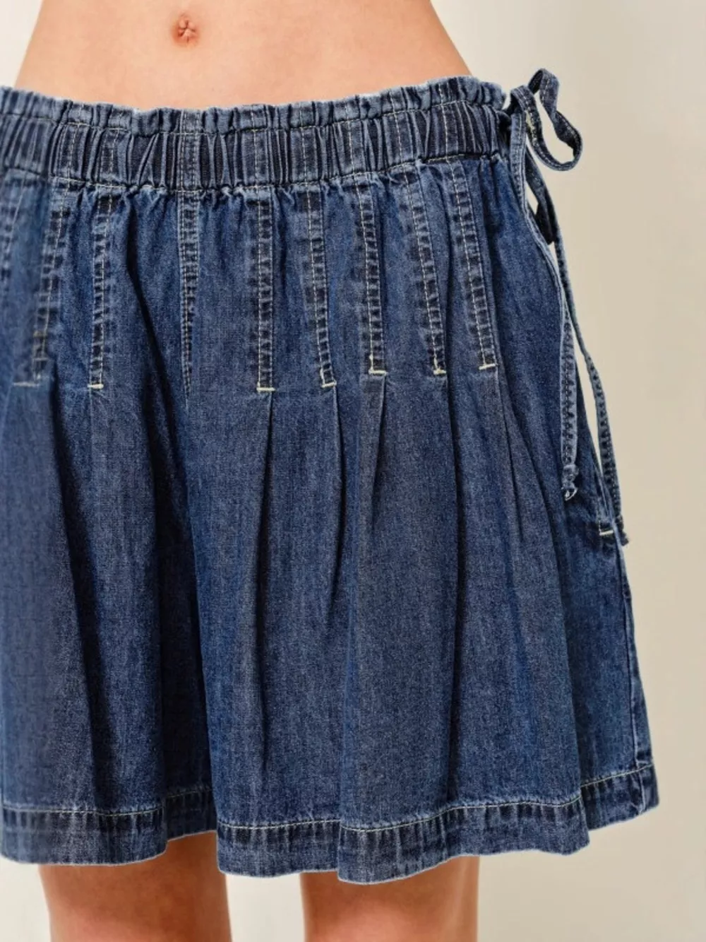 Pleated Elastic Waist Denim Shorts, image 2