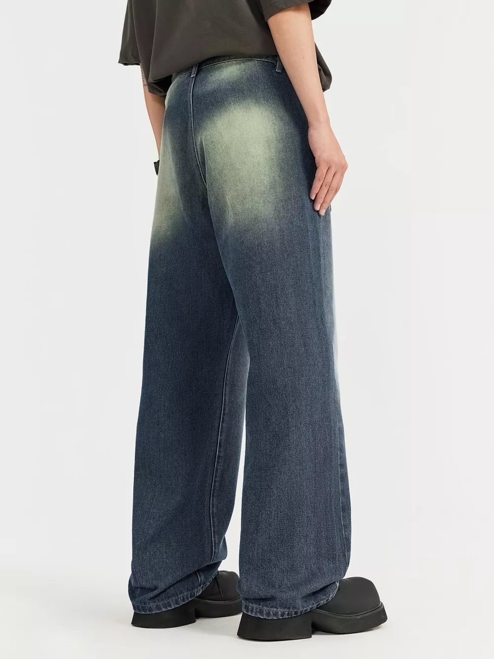 Men's Vintage Wash Wide Leg Jeans, image 2