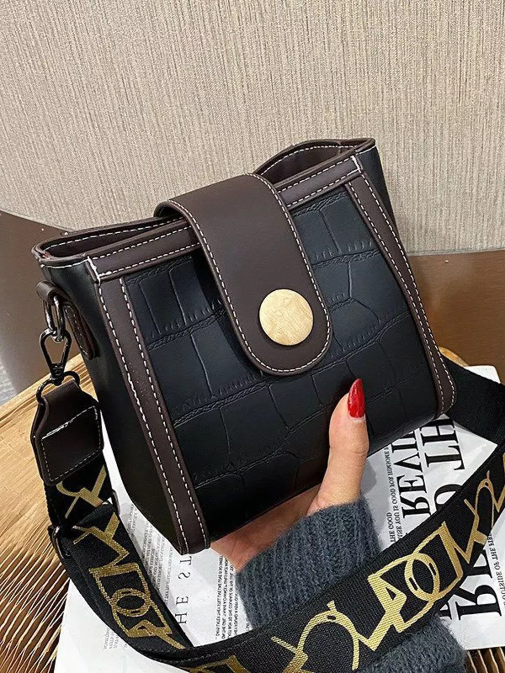 Crocodile Pattern Wide Strap Crossbody Bag, image 3
