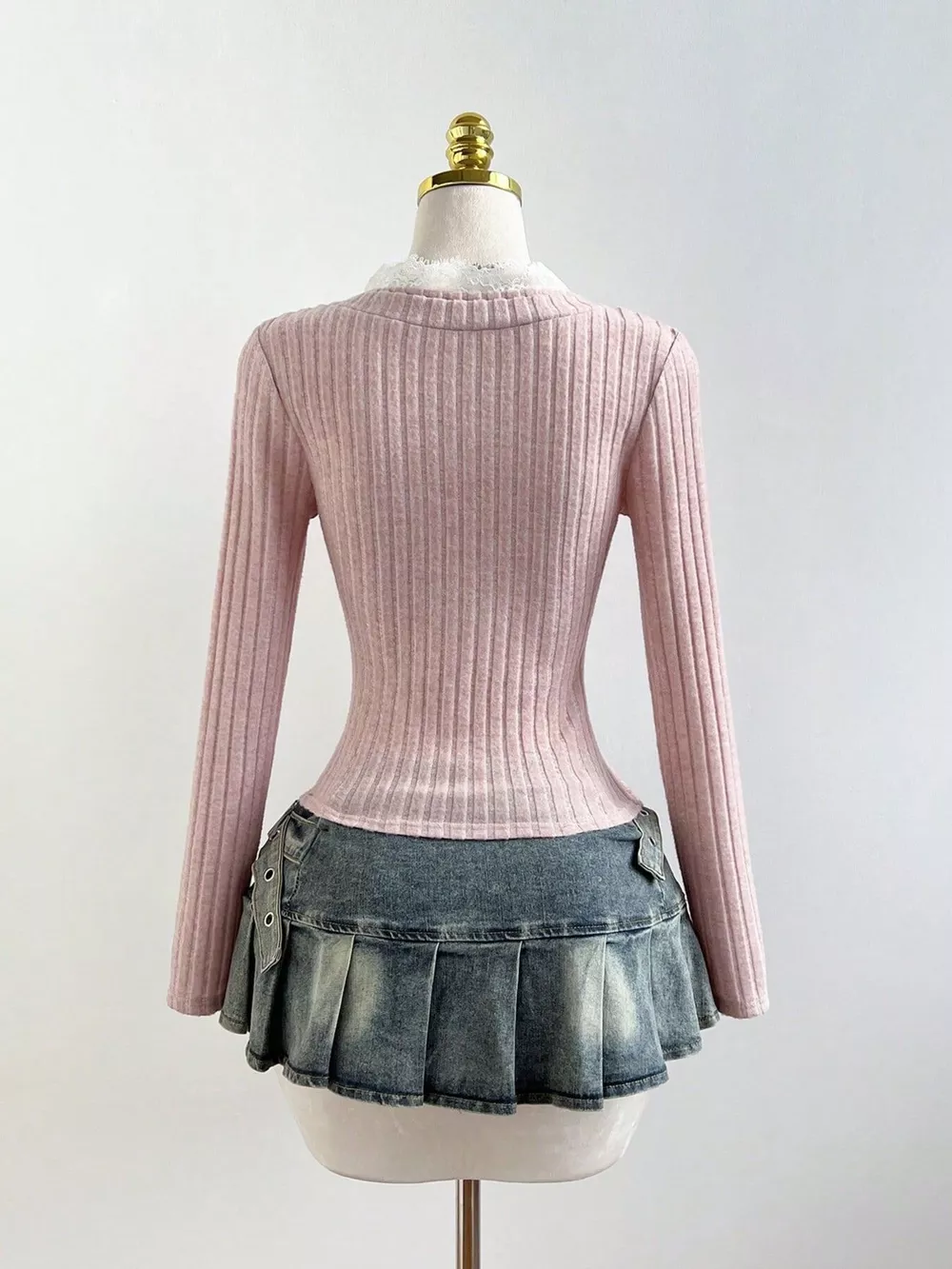 V-Neck Lace Trim Ribbed Knit T-Shirt, image 15