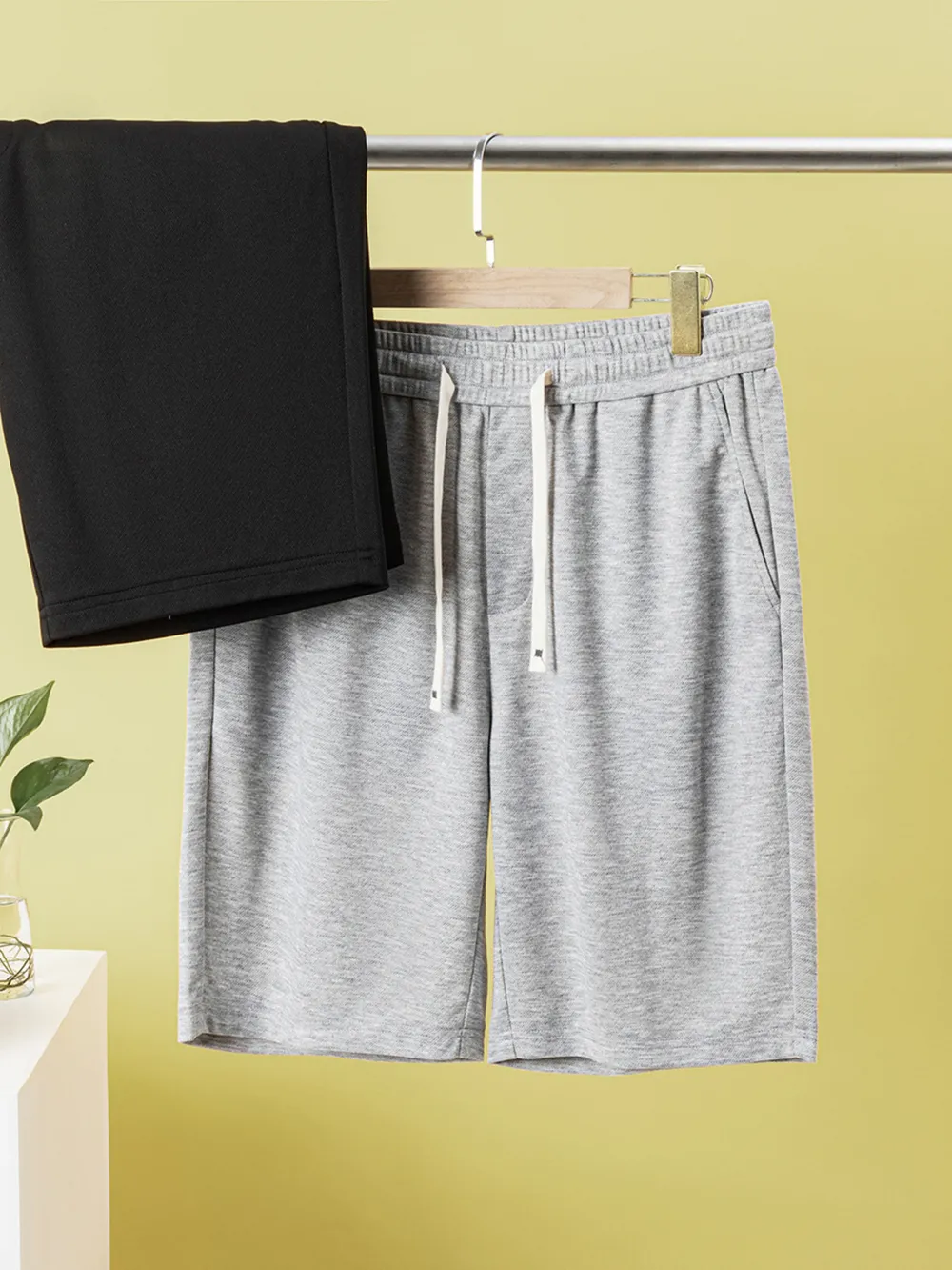 Men's Plus Size Drawstring Pocketed Shorts, image 2