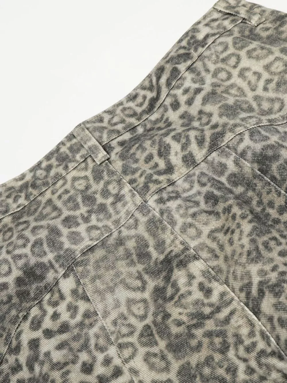 Men's High-Waisted Leopard Print Wide-Leg Barrel Pants, image 9