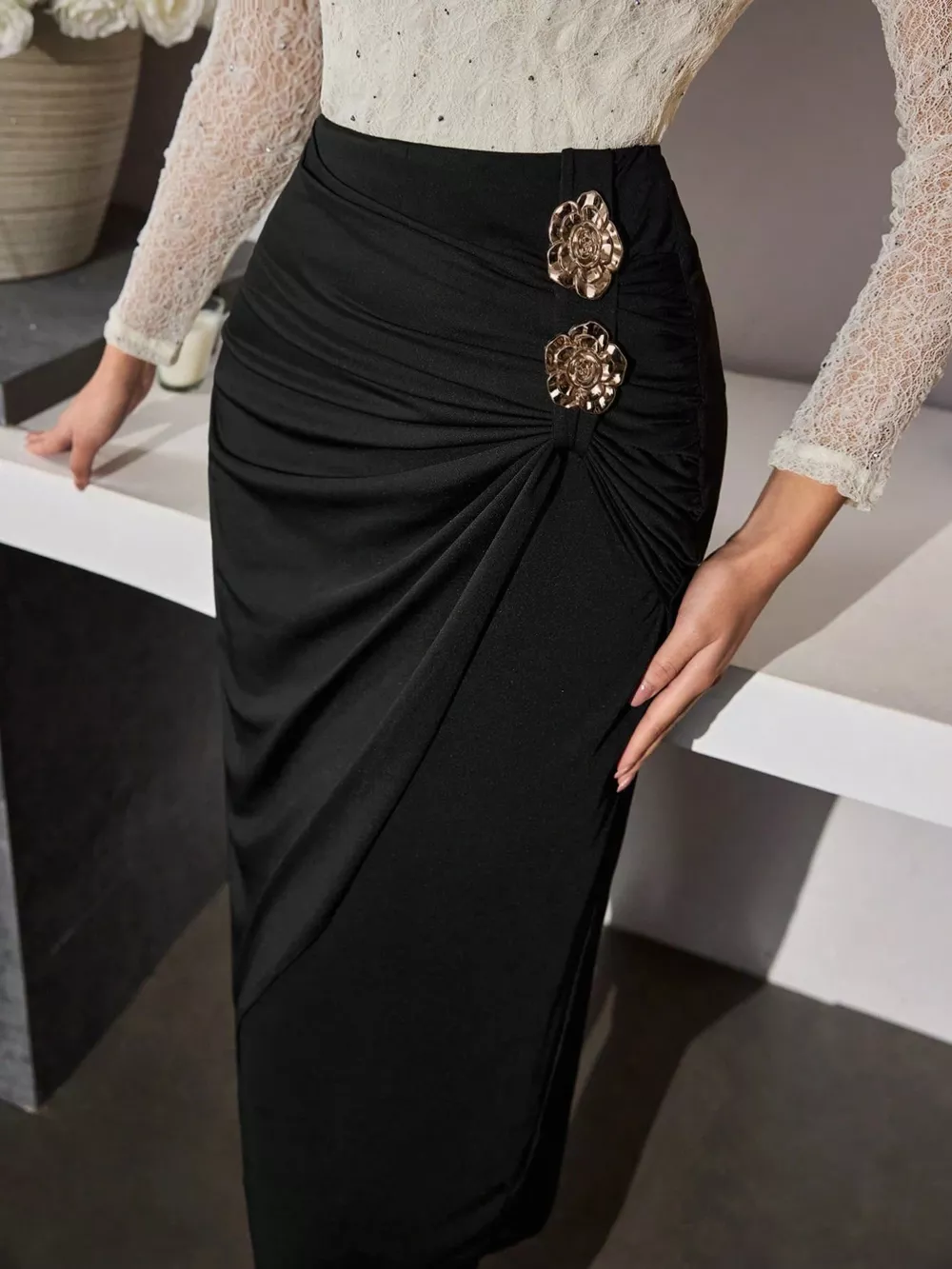 Elegant High-Waisted Ruched Midi Skirt with Decorative Buttons, image 4