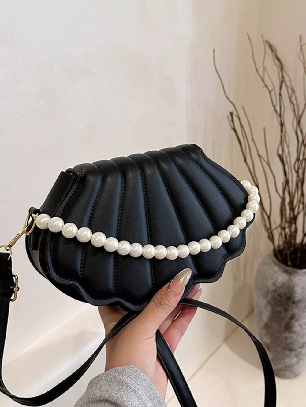 Shell-Shaped Pearl Decor Crossbody Bag, image 2