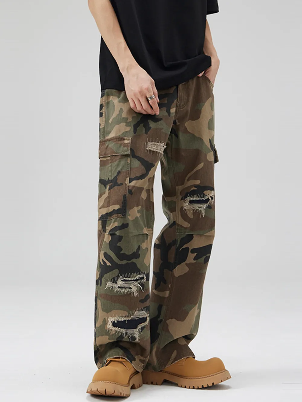 Men's Distressed Camouflage Cargo Pants, image 3
