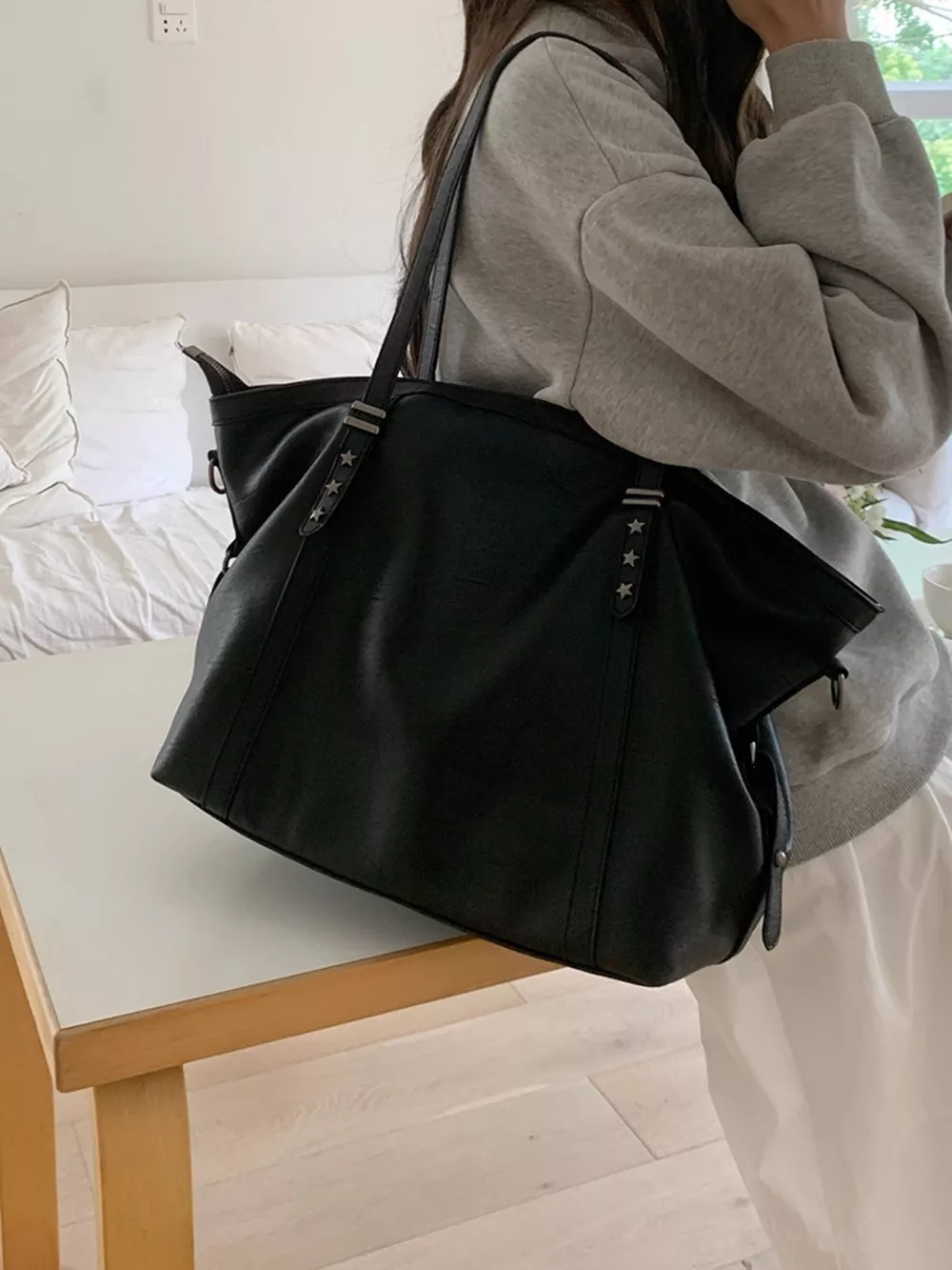 Star-Embellished Leather Shoulder Bag, image 5