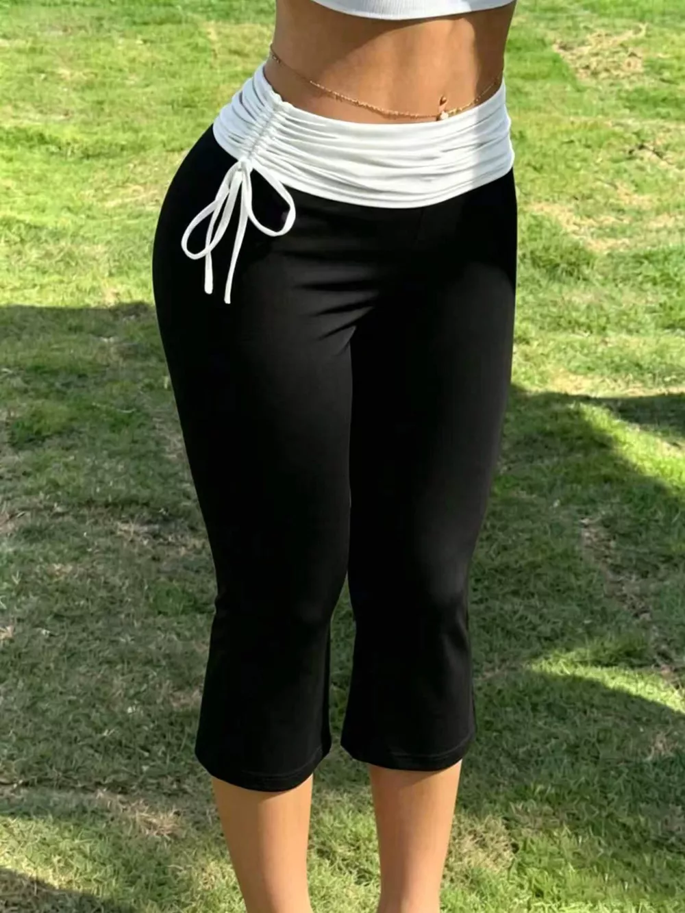 High-Waisted Ruched Drawstring Capri Pants, image 3