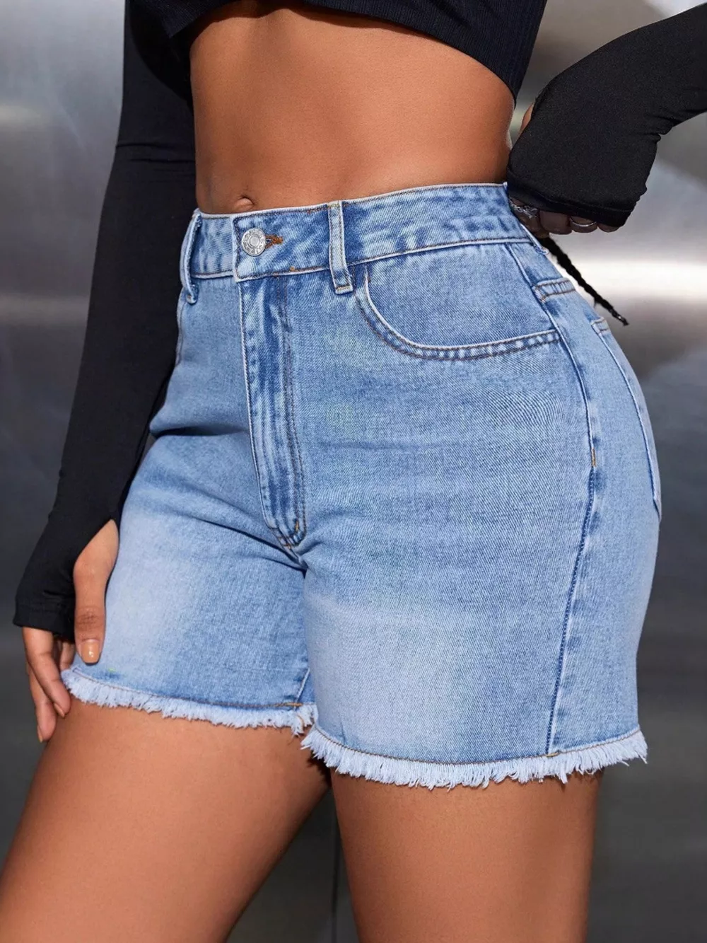 High-Waisted Frayed Hem Denim Shorts, image 3