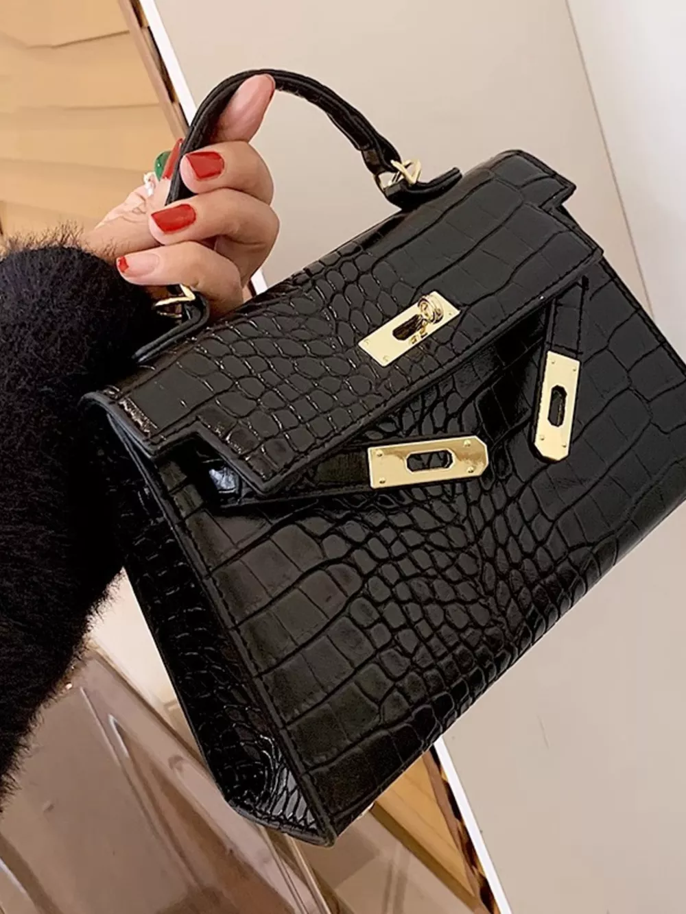 Crocodile Pattern Flap Crossbody Bag, image 3