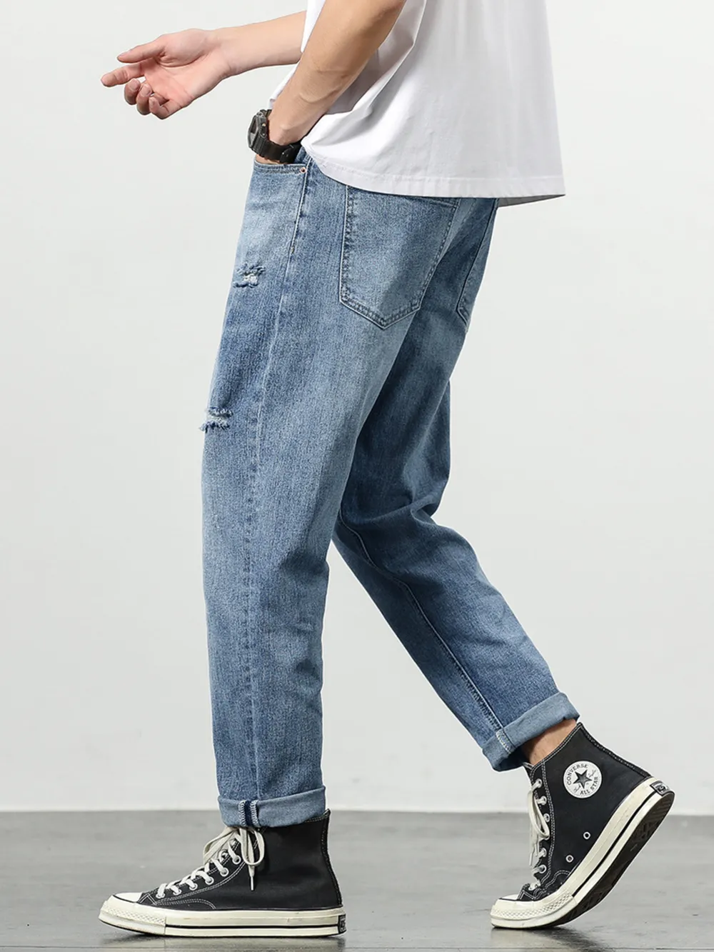 Men's Distressed Loose Fit Jeans, image 3