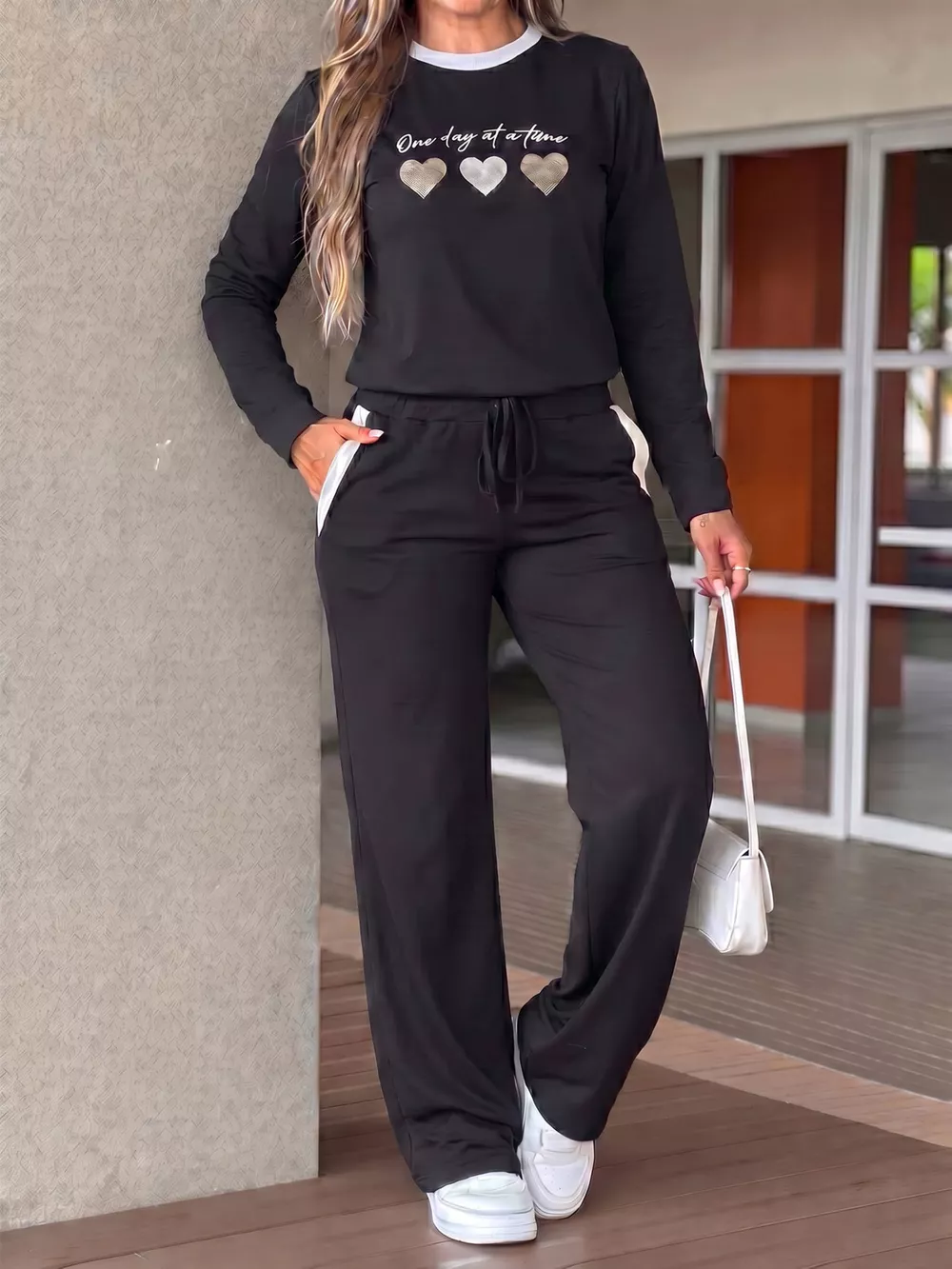 Heart Graphic Contrast Trim Top and Pants Set, image 4
