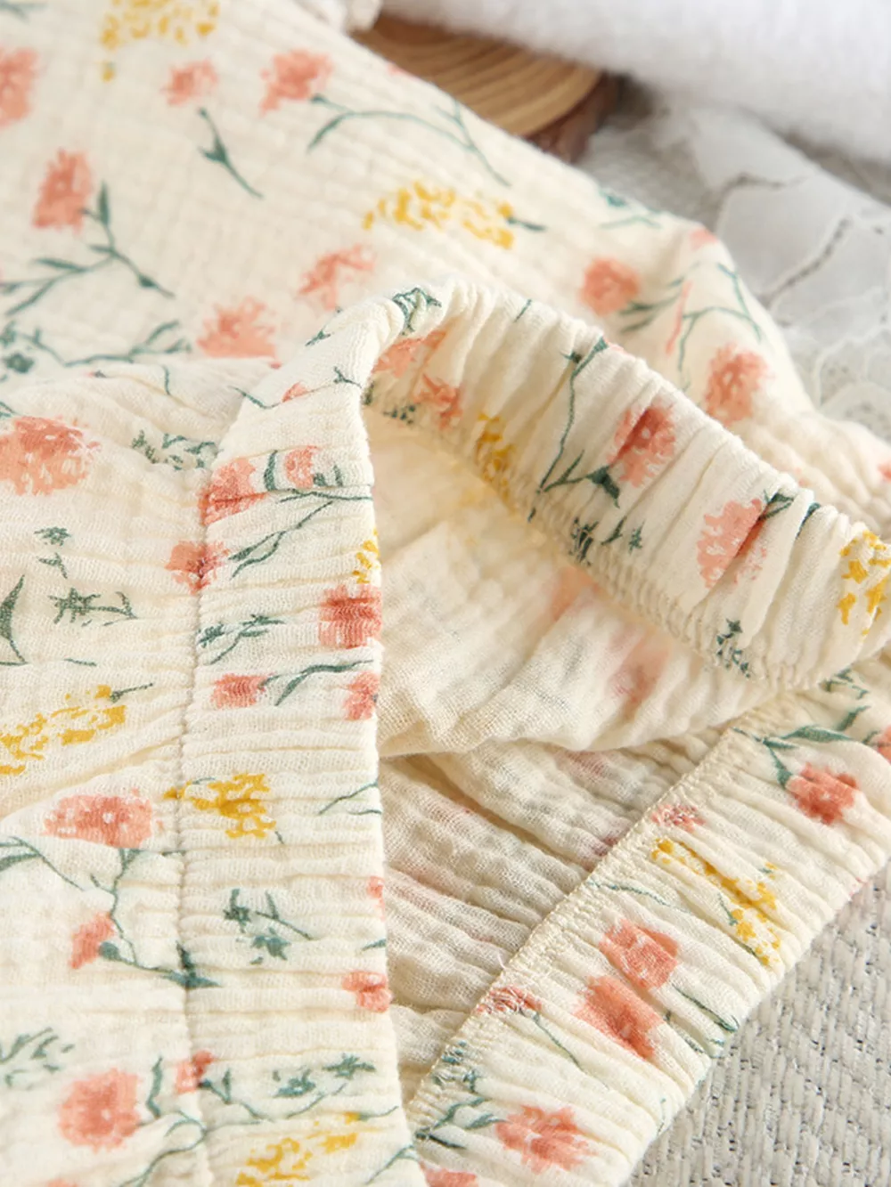 Floral Print Crinkle Texture Tie-Front Top and Shorts Set, image 9