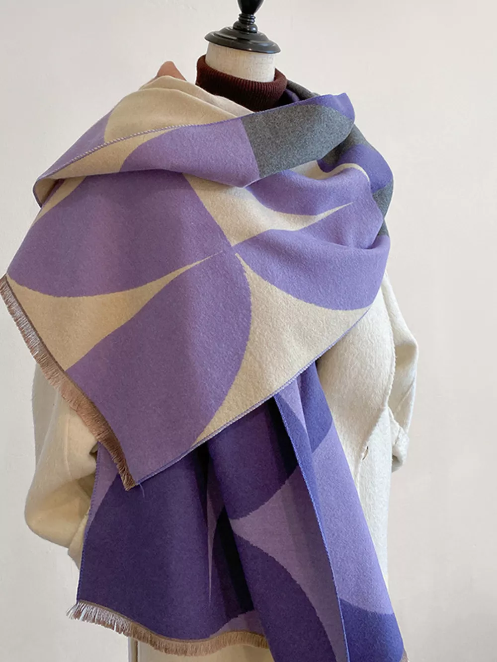 Contrast Raw Hem Scarf, image 3