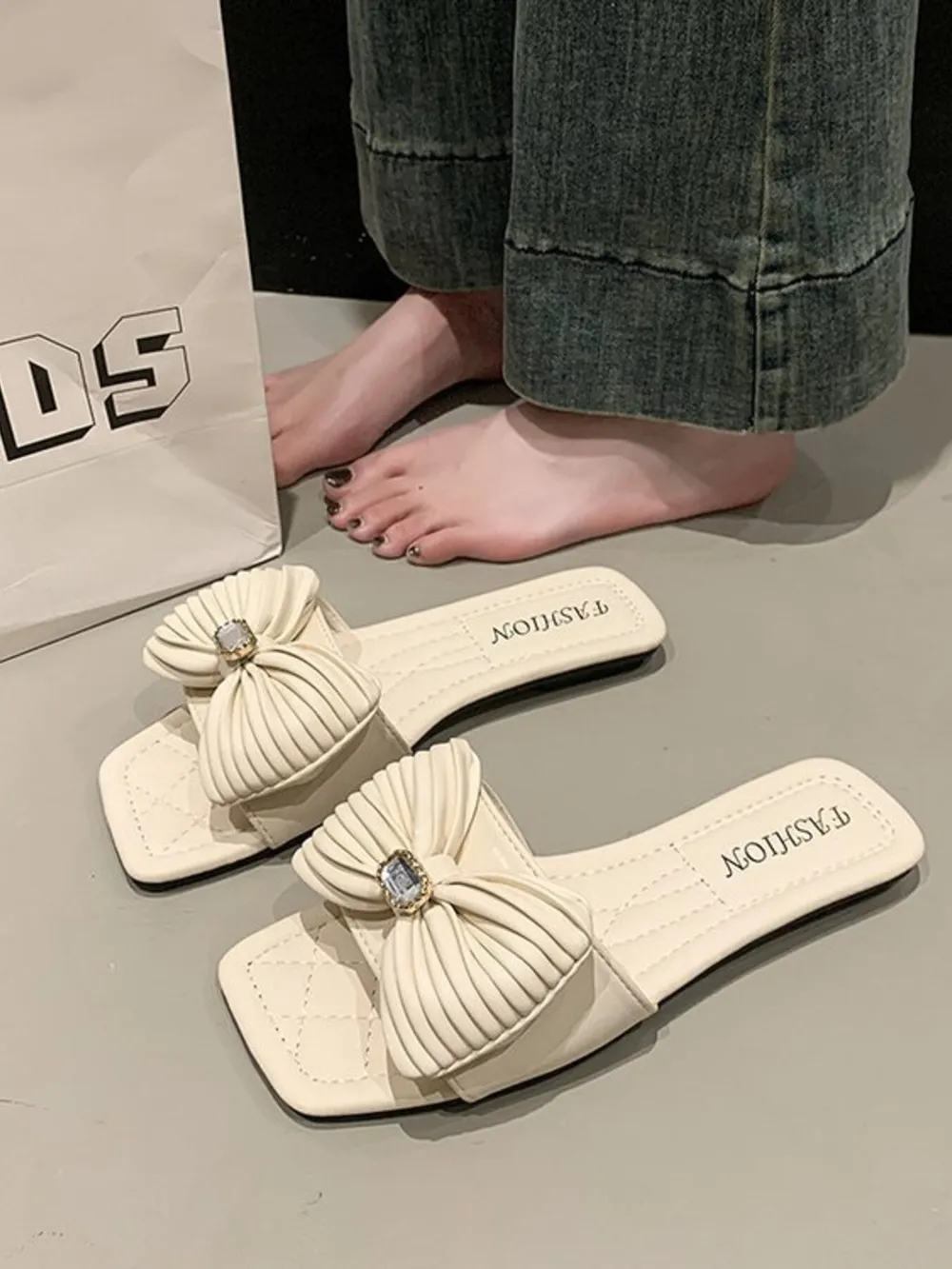 Bow-Knot Flat Sandals, image 9