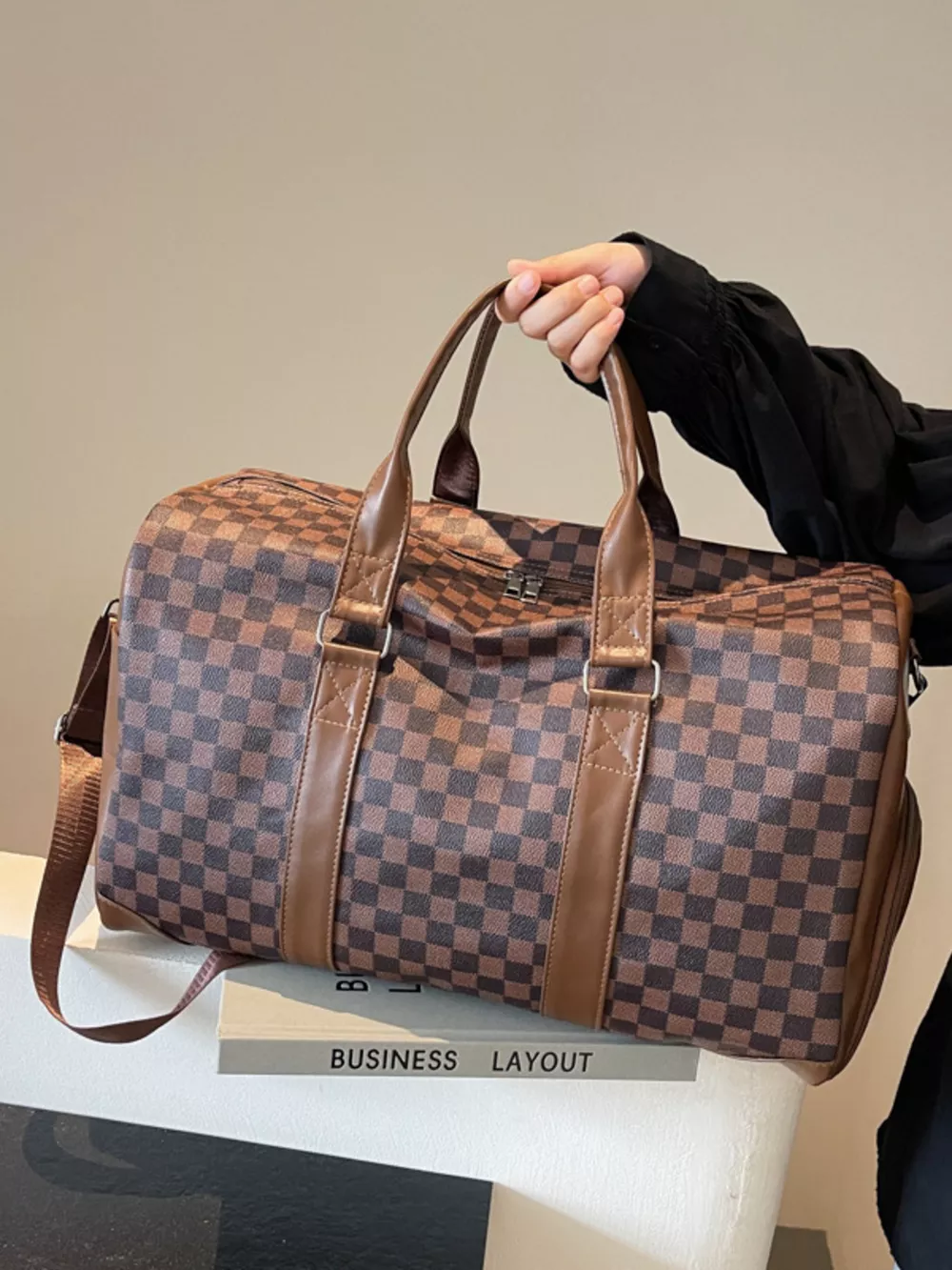 Checkered Pattern Travel Bag, image 3