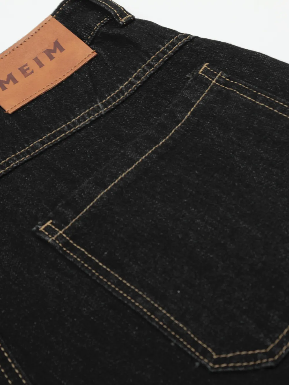 Men's Wide-Leg Denim Shorts with Contrast Stitching, image 9
