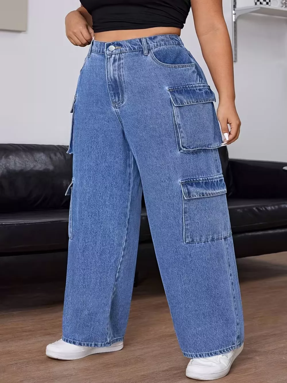 Plus Size High-Waisted Wide Leg Cargo Jeans, image 4