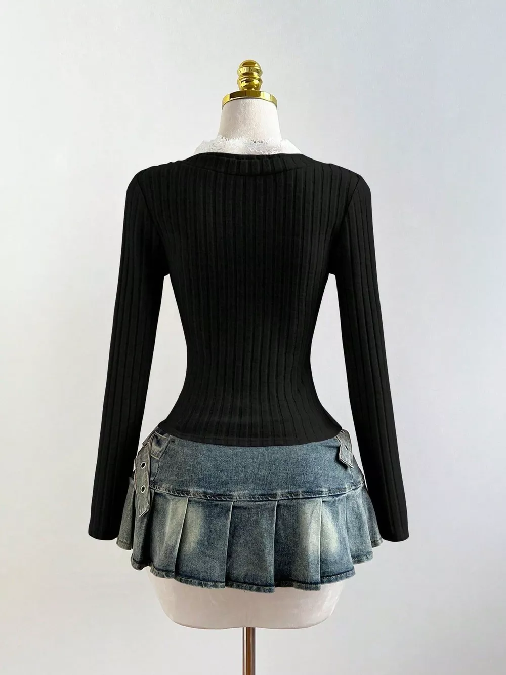 V-Neck Lace Trim Ribbed Knit T-Shirt, image 11