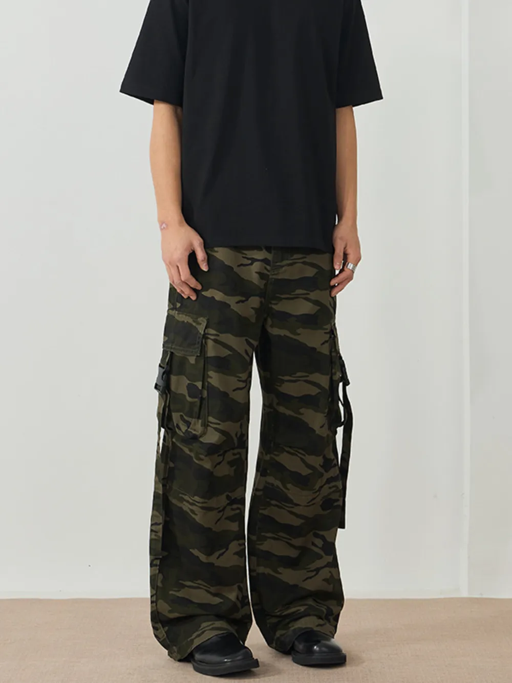 Men's Camouflage Cargo Pants with Multiple Pockets, image 2