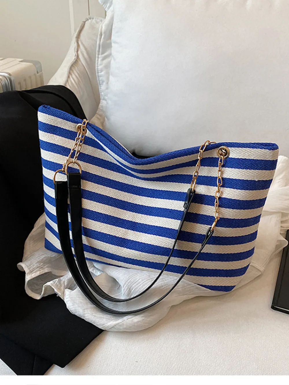 Striped Shoulder Bag with Chain Detail, image 6