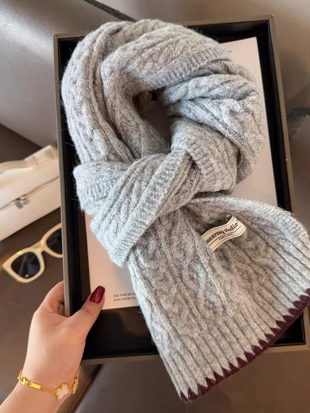 Cozy Knitted Cable-Knit Scarf with Contrast Trim, image 2
