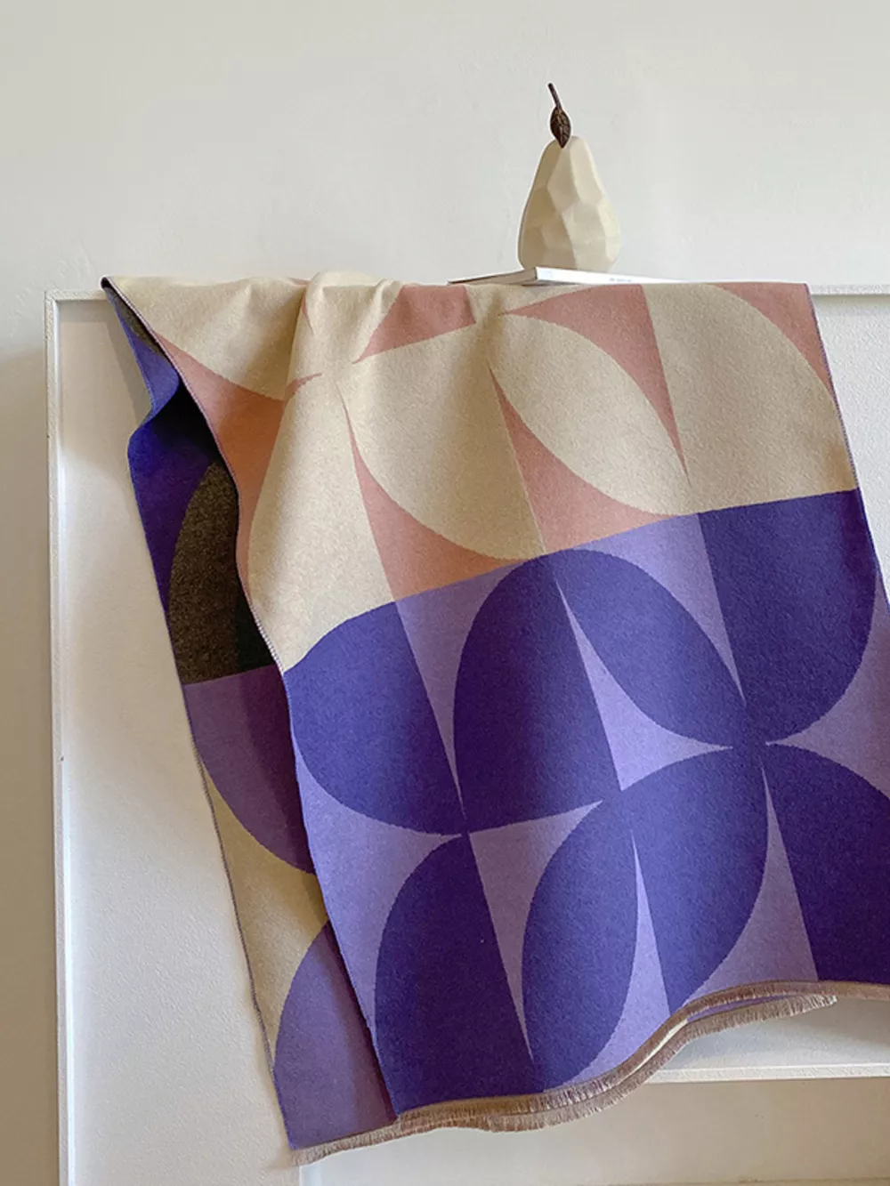 Contrast Raw Hem Scarf, image 4