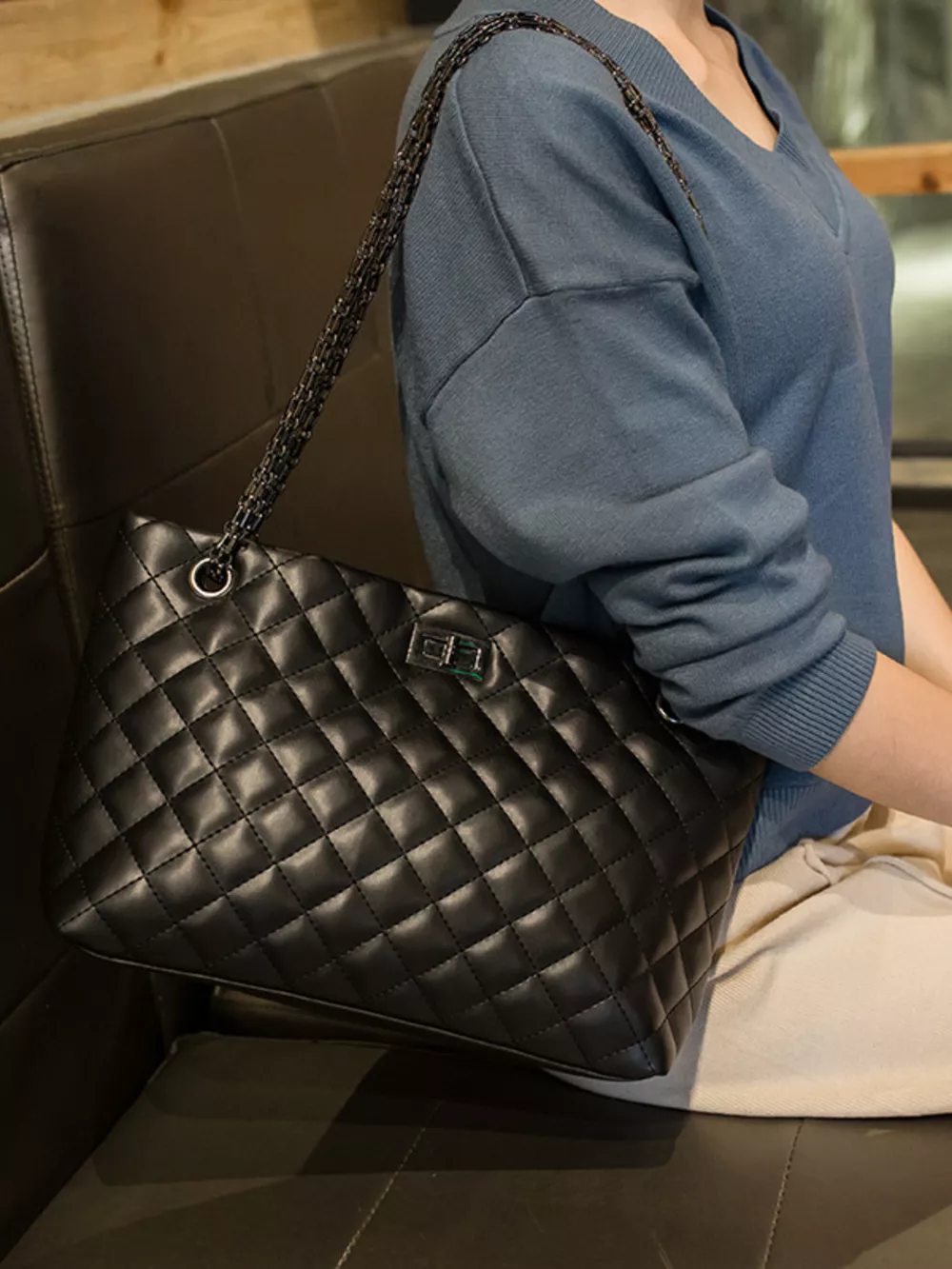 Quilted Chain Crossbody Bag, image 4