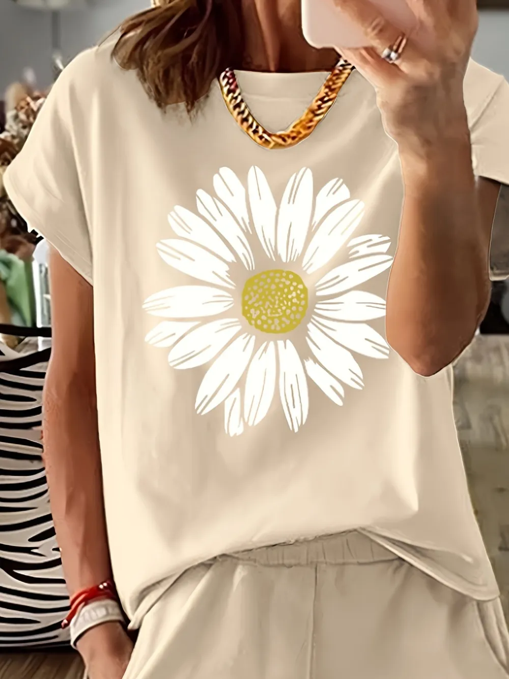 Daisy Short Sleeve Top and Shorts Two Piece Set, image 2