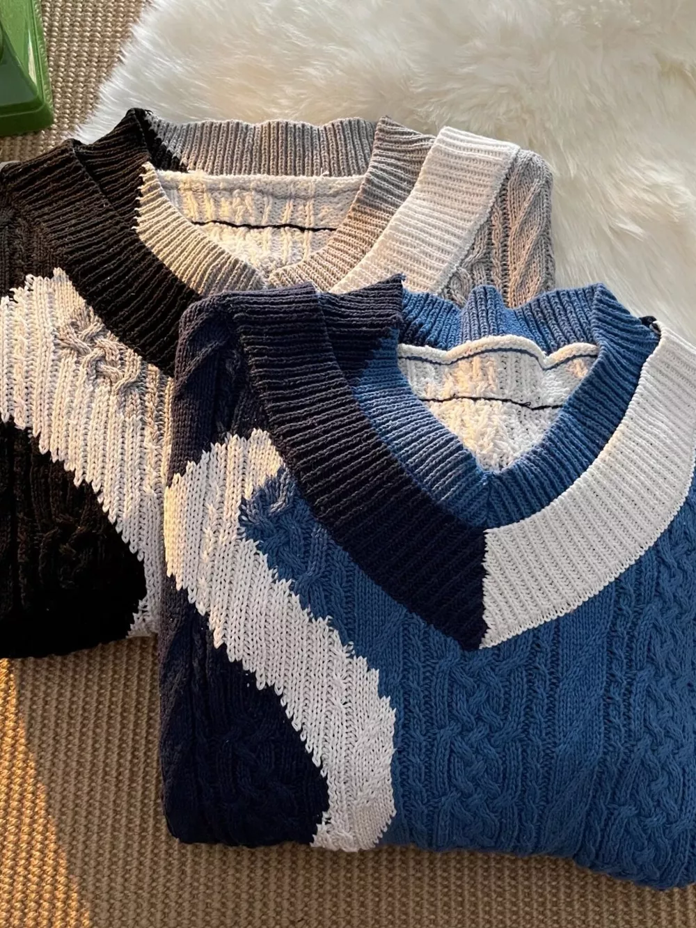Men's Color Block V-Neck Knit Sweater, image 4