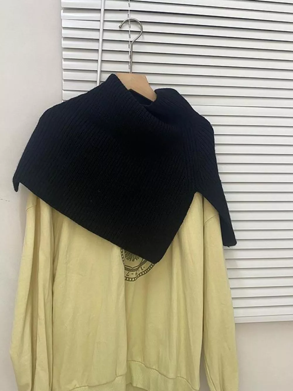 Chunky Knit Slit Scarf, image 4