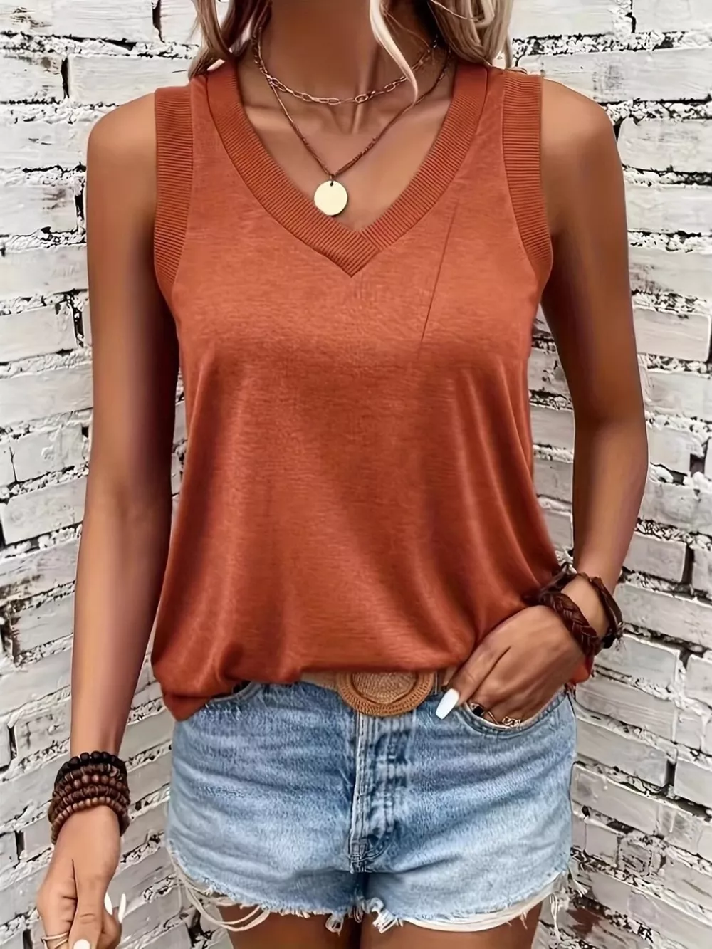 V-Neck Ribbed Trim Tank, image 2