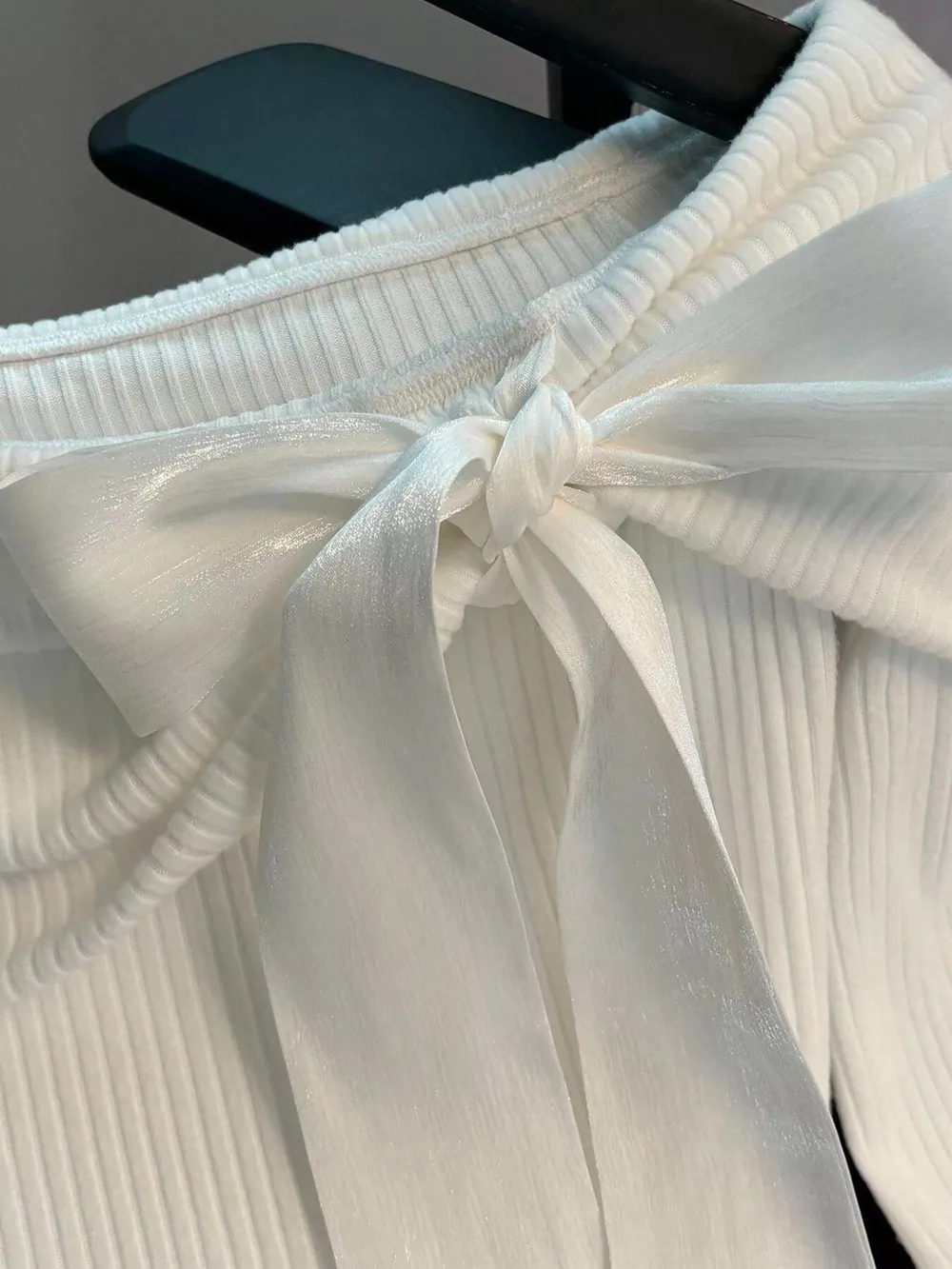 Off-Shoulder Bowknot Ribbed Knit T-Shirt, image 9