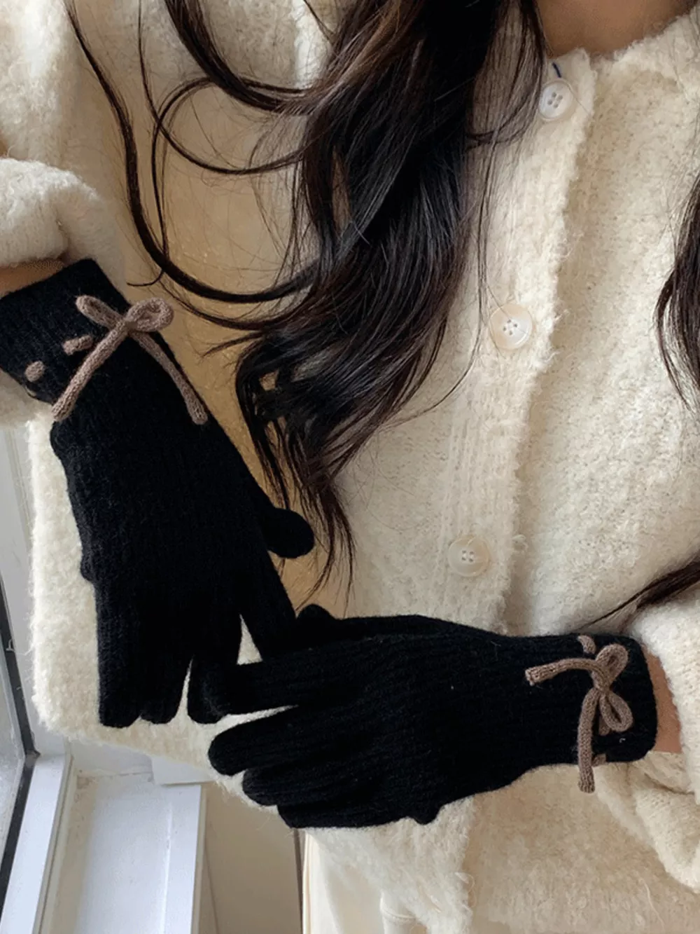 Knitted Gloves with Bow Accent