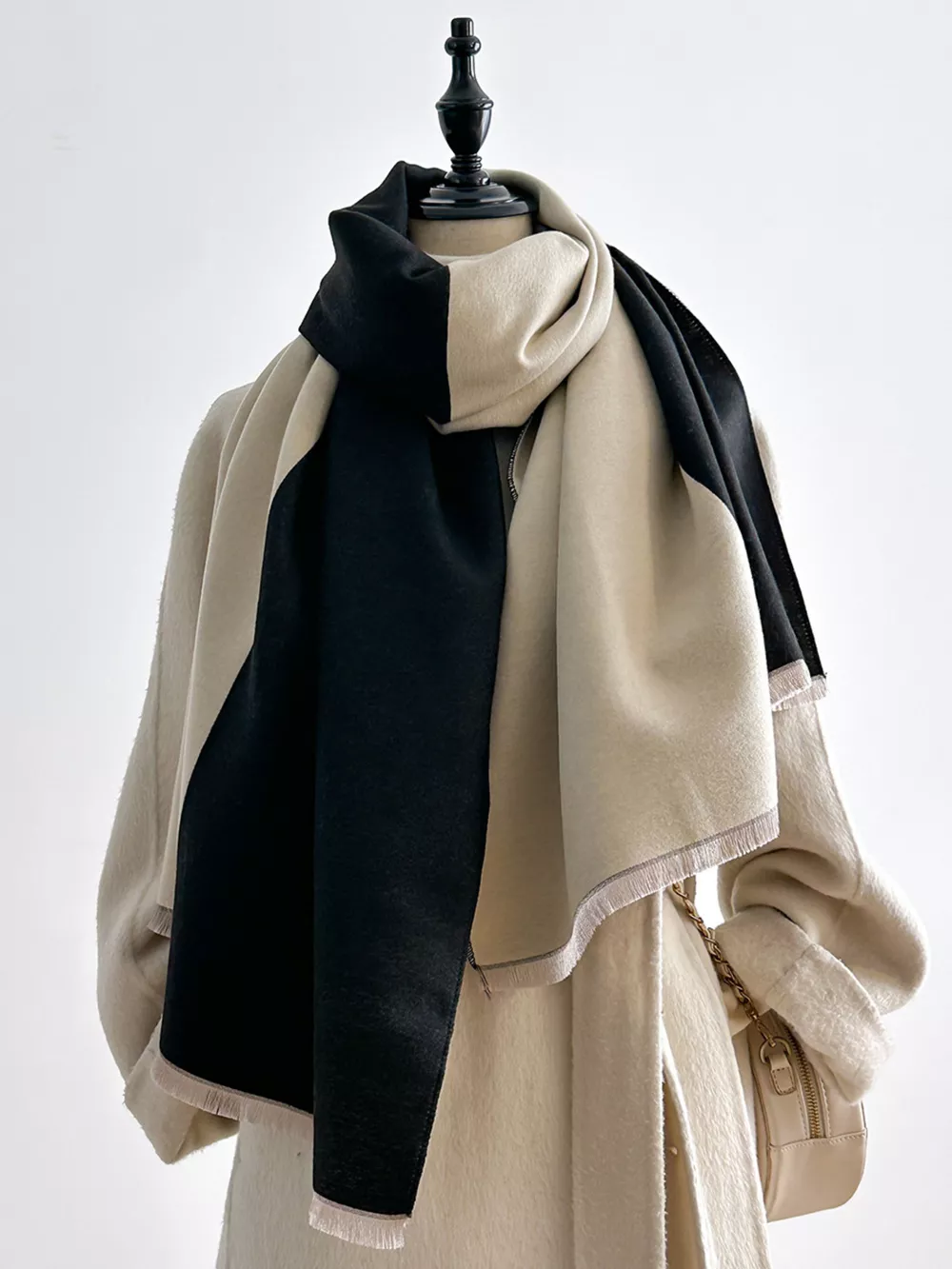 Two-Tone Raw Hem Scarf, image 4