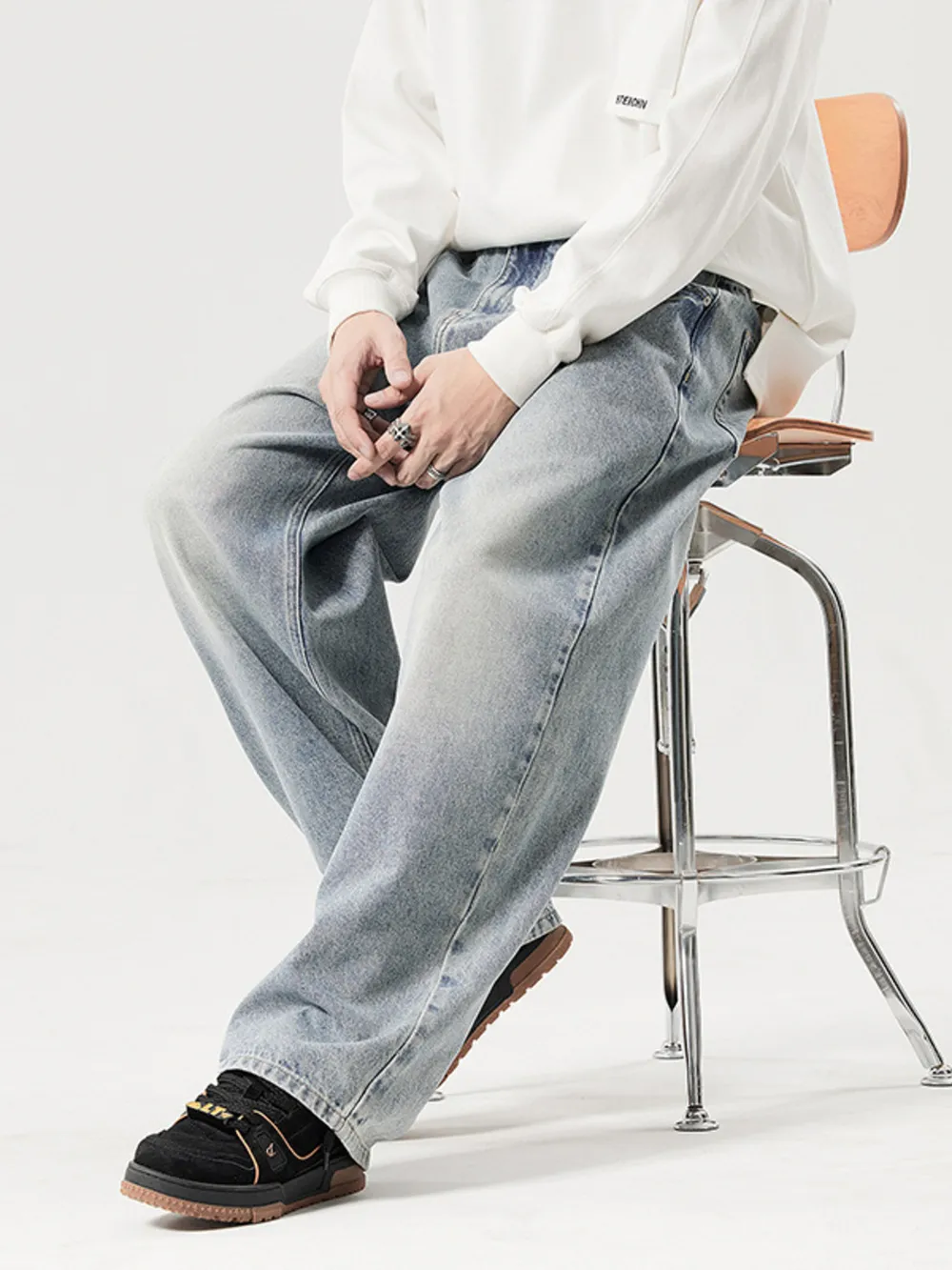 Men's Vintage Wash Wide Leg Jeans, image 4