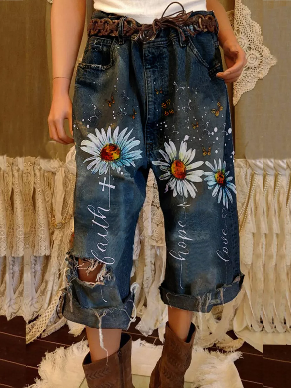 Full Size Floral Distressed Cropped Jeans Plus Size, image 4