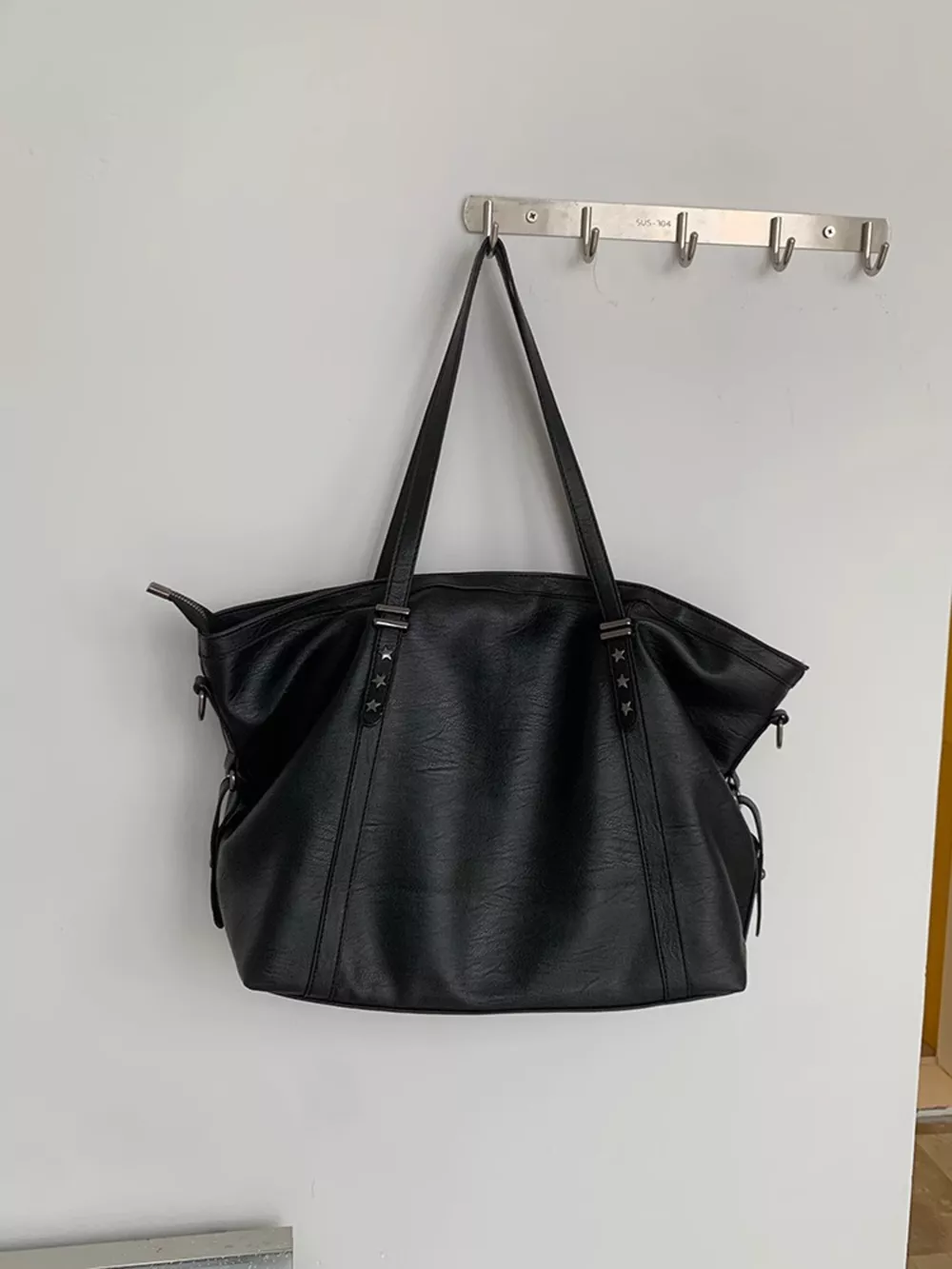 Star-Embellished Leather Shoulder Bag, image 4