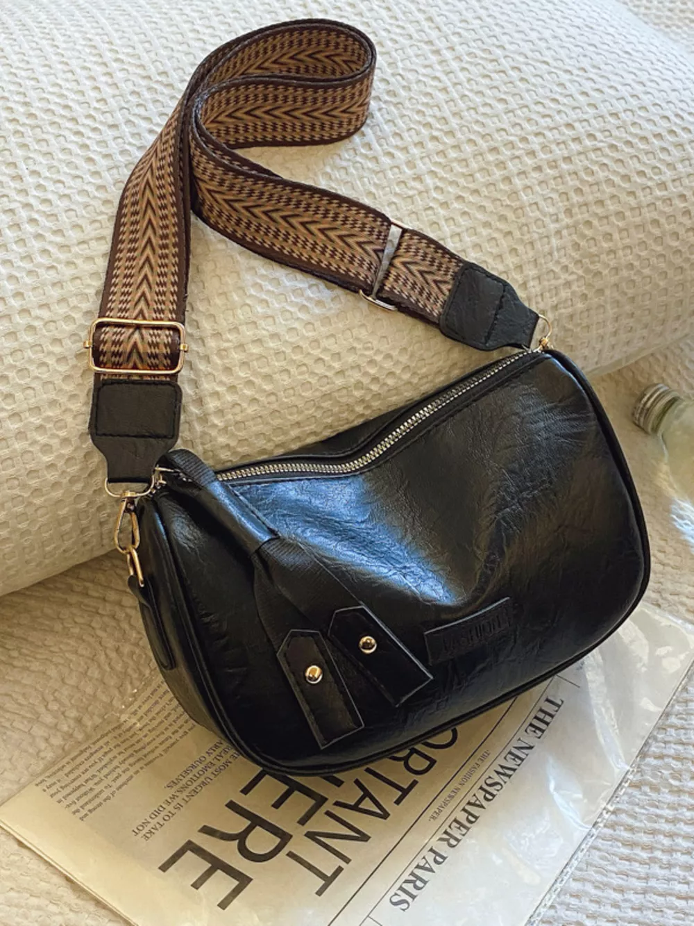 Retro Style Shoulder Crossbody Bag with Wide Strap, image 2