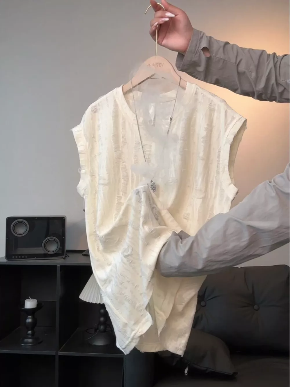 Men's Distressed Round Neck Top, image 6