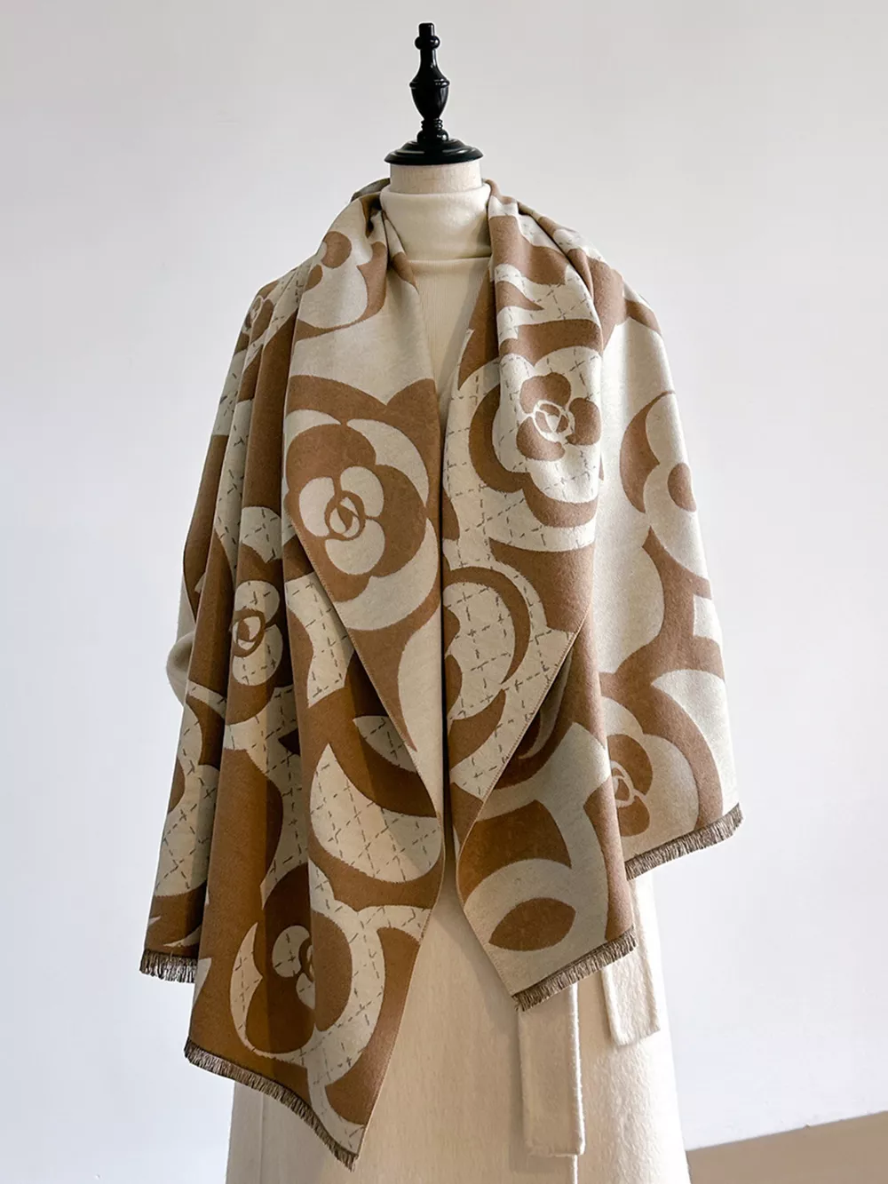 Floral Patterned Warm Scarf, image 6