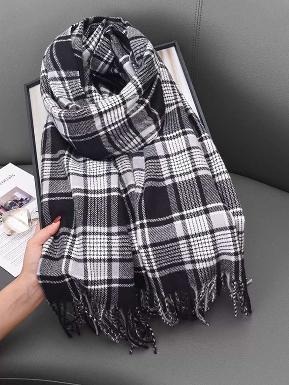 Plaid Tassel Hem Winter Scarf
