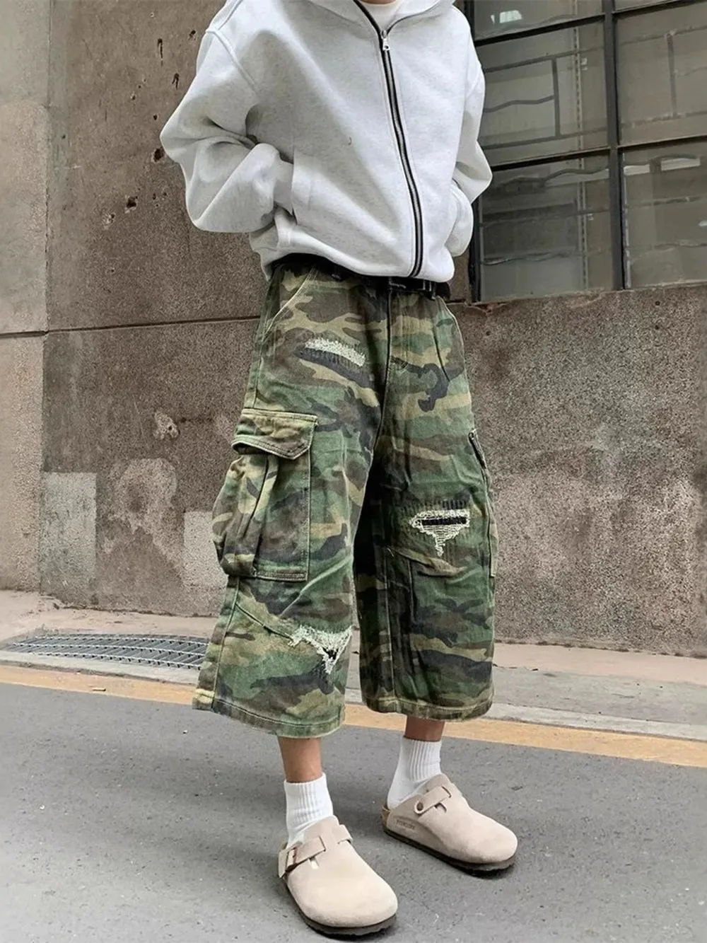 Men's Plus Size Distressed Camouflage Cargo Capris Jeans, image 4