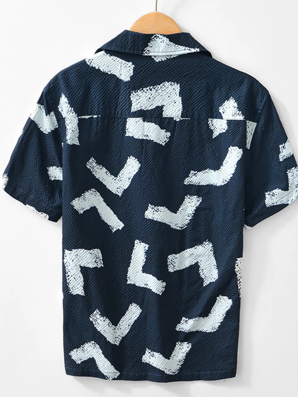 Men's Printed Button Up Short Sleeve Shirt, image 2