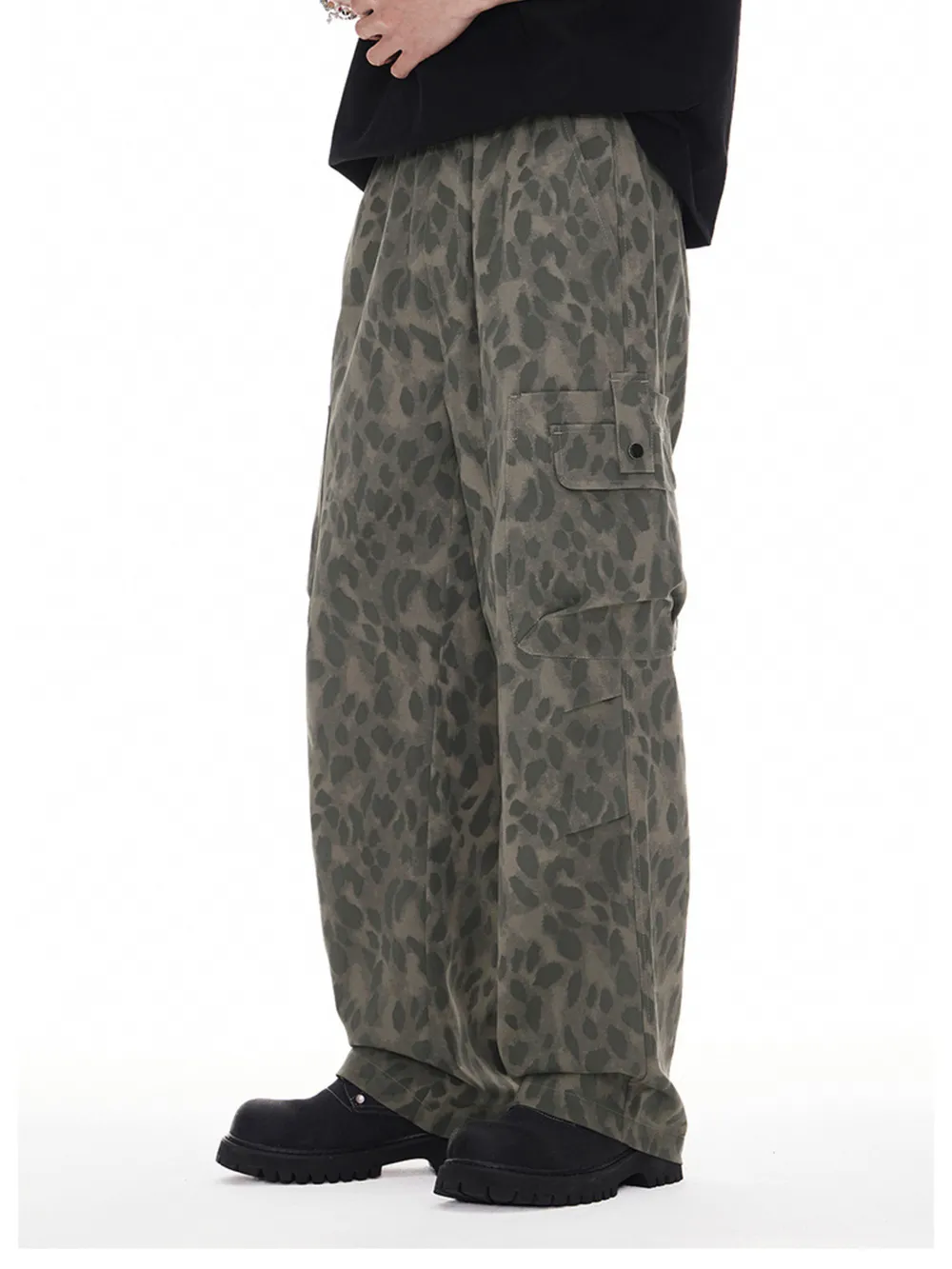 Men's Plus Size Leopard Wide Leg Cargo Pants, image 6