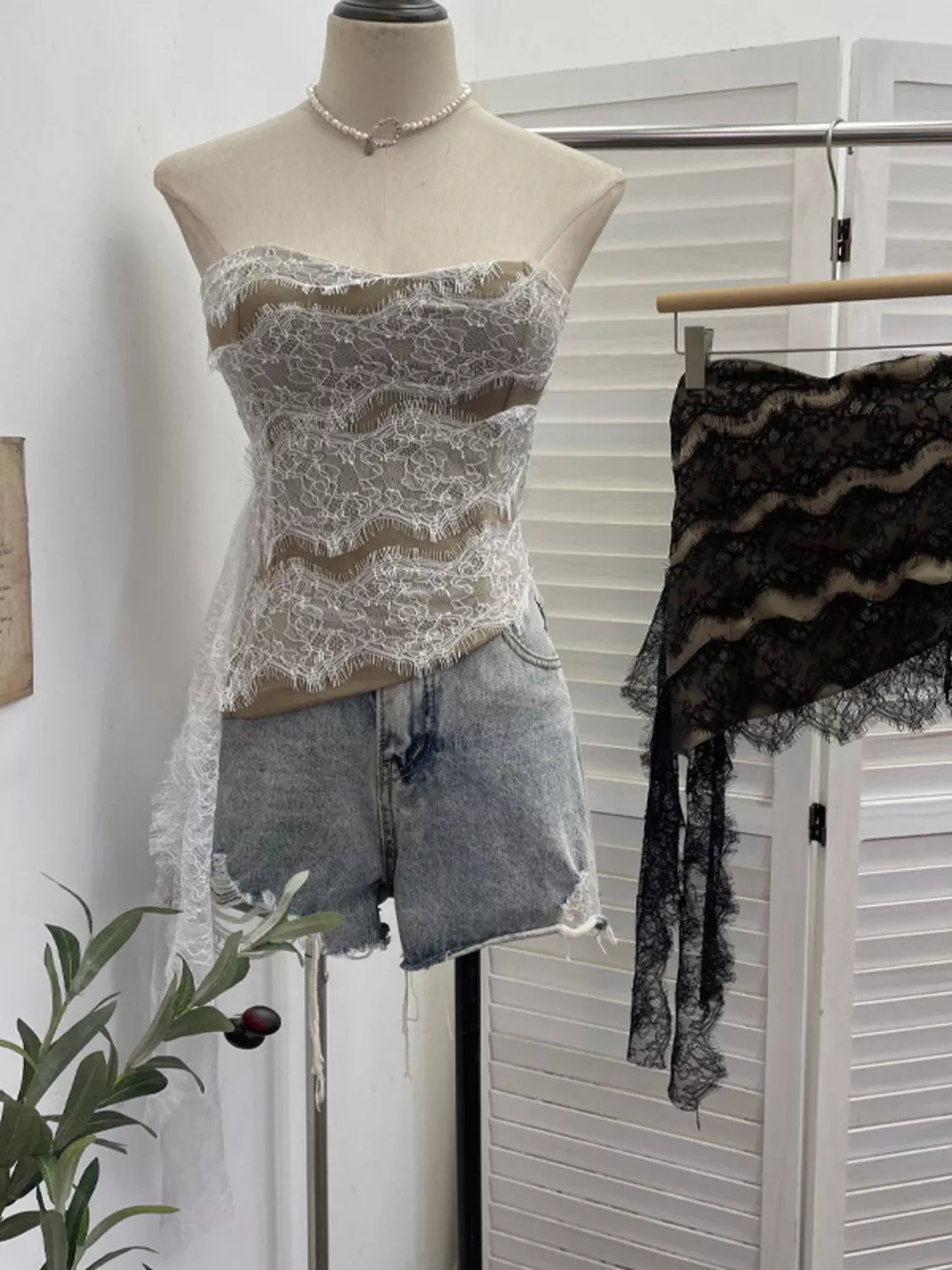Lace Tube Top with Asymmetrical Hem, image 4