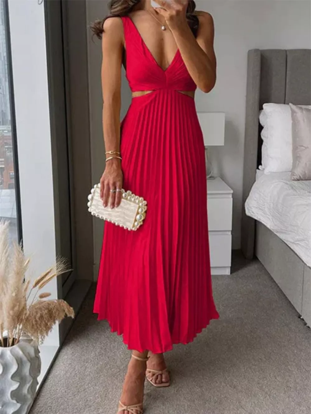 Elegant Pleated Midi Dress with Cut-out Details, image 7
