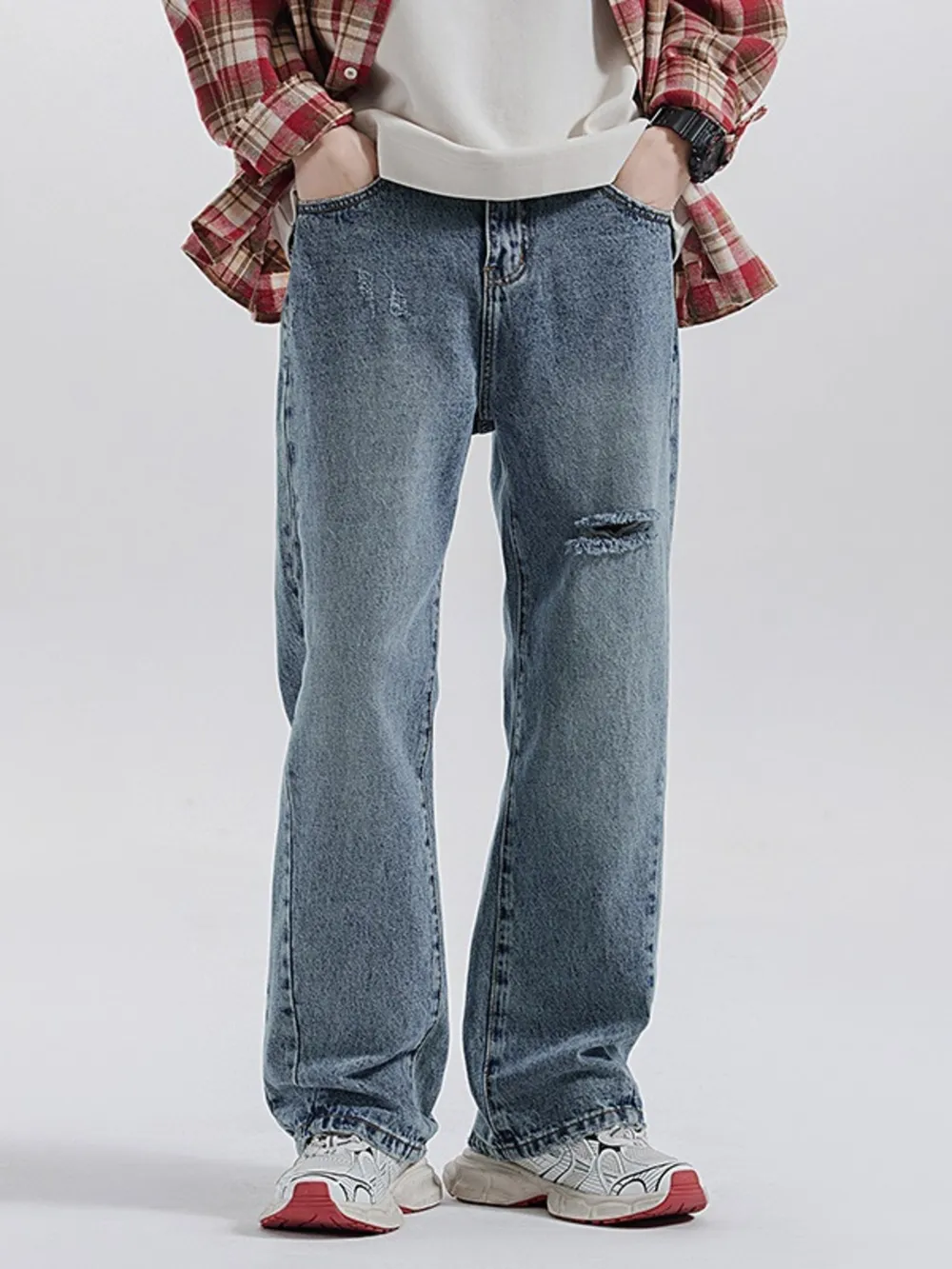 Men's Vintage Distressed Relaxed Fit Jeans, image 2